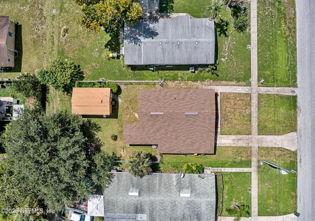 Photo 4 of Single family home for sale at 628 3rd Avenue S, Jacksonville Beach, FL 32250 | MLS# 2162977 | Listing updated on 2026-09-02