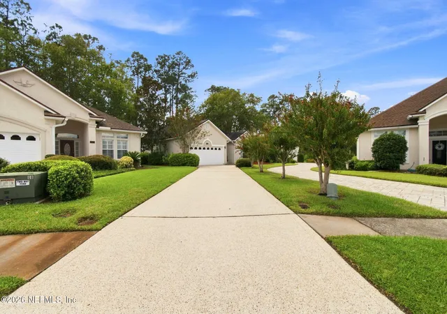 Photo 3 of Sale Pending at 1644 Players Clb Dr, Fleming Island, FL 32003 | MLS# 2163599 | Listing updated on 2026-09-06
