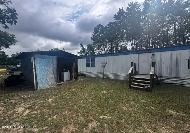 Photo 4 of Manufactured home for sale at 111 Ontario St, Interlachen, FL 32148 | MLS# 2163188 | Listing updated on 2026-10-06