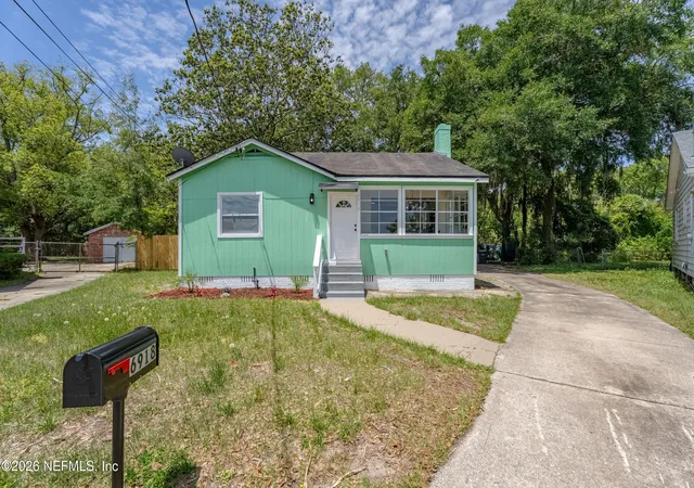 Photo 1 of Single family home for sale at 6918 Park Cir, Jacksonville, FL 32208 | MLS# 2163256 | Listing updated on 2026-09-03