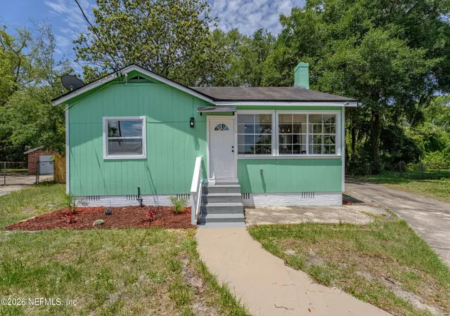 Photo 2 of Single family home for sale at 6918 Park Cir, Jacksonville, FL 32208 | MLS# 2163256 | Listing updated on 2026-09-03