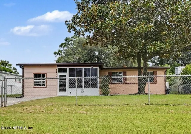 Photo 3 of Sale Pending at 7257 Elvia Dr, Jacksonville, FL 32211 | MLS# 2163357 | Listing updated on 2026-09-07