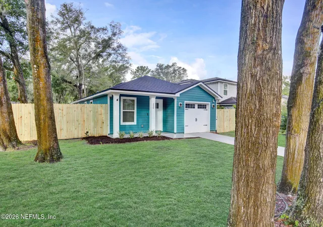 Photo 3 of Single family home for sale at 256 Aquarius Cir N, Jacksonville, FL 32216 | MLS# 2163331 | Listing updated on 2026-09-13