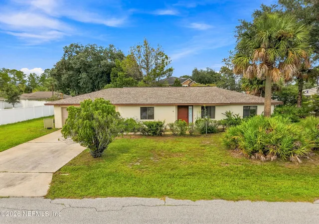 Photo 1 of Single family home for sale at 5 White Hall Dr, Palm Coast, FL 32164 | MLS# 2163396 | Listing updated on 2026-09-10
