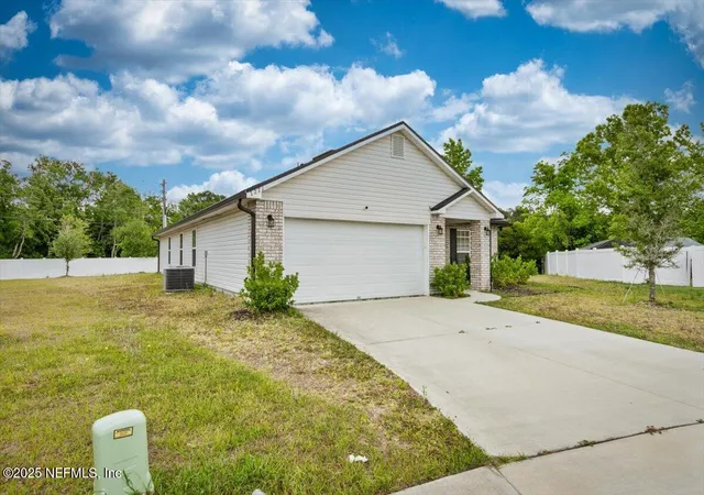 Photo 2 of Single family home for sale at 7271 Gateway Ct, Jacksonville, FL 32219 | MLS# 2163733 | Listing updated on 2026-09-06
