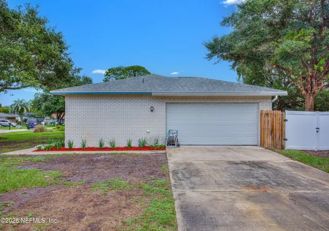 Photo 3 of Single family home for sale at 60 Dolphin Blvd E, Ponte Vedra Beach, FL 32082 | MLS# 2163661 | Listing updated on 2026-09-14