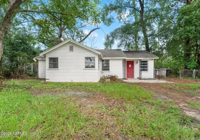 Photo 2 of Sale Pending at 5329 Rio Grande Ave, Jacksonville, FL 32254 | MLS# 2163698 | Listing updated on 2026-09-12