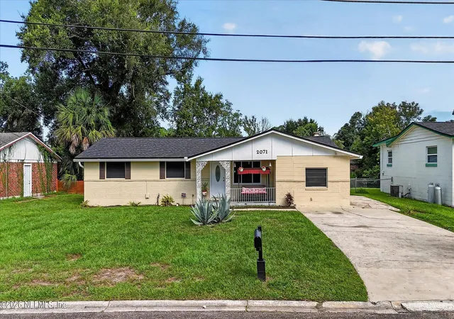 Photo 3 of Single family home for sale at 2071 Courtney Dr, Jacksonville, FL 32208 | MLS# 2163722 | Listing updated on 2026-09-18