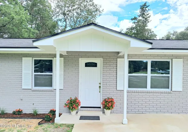 Photo 3 of Single family home for sale at 284 Sw Burnett Ln, Lake City, FL 32024 | MLS# 2163730 | Listing updated on 2026-10-08