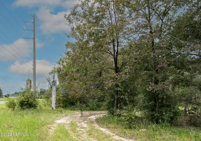 Photo 4 of Land for sale at 103 Seminole Dr, Interlachen, FL 32148 | MLS# 2163761 | Listing updated on 2026-09-07