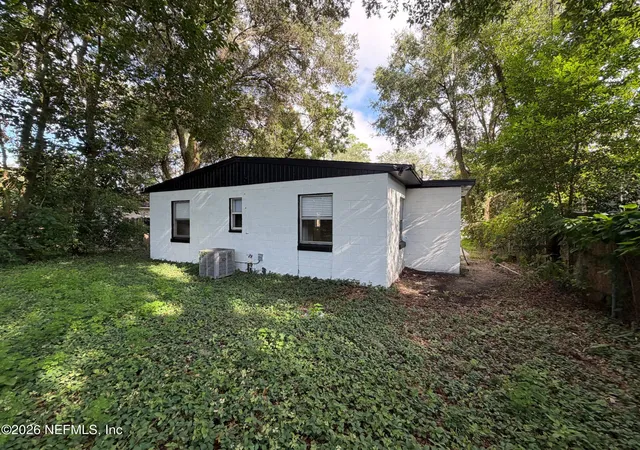 Photo 4 of Single family home for sale at 1834 Brooker Rd, Jacksonville, FL 32207 | MLS# 2163777 | Listing updated on 2026-09-17