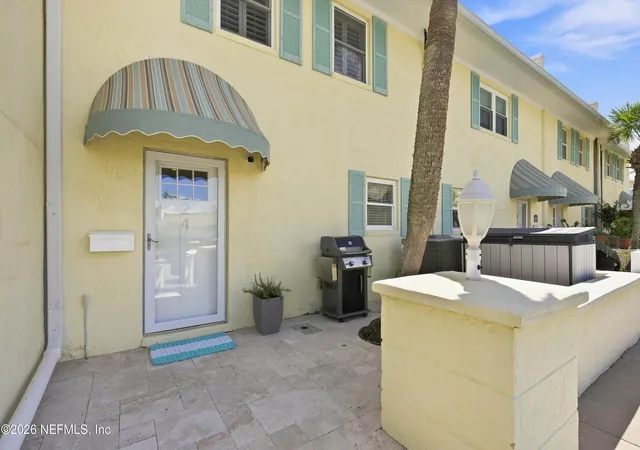 Listing Photo 4 - Condo for sale in building located at 2233 Seminole Rd, Jacksonville, FL 32233 - Unit #24