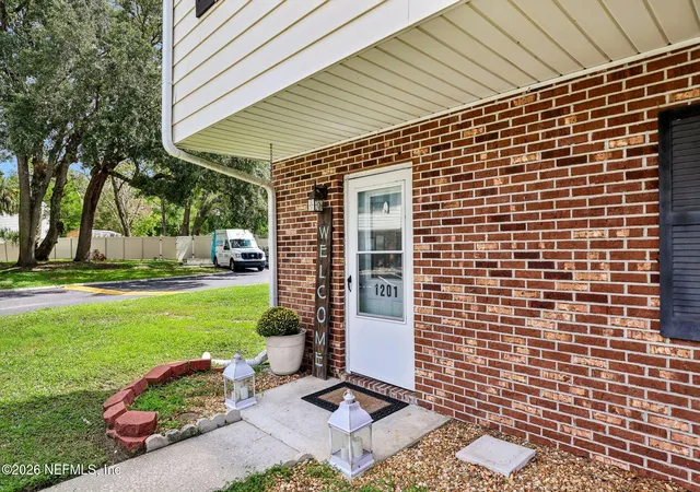 Listing Photo 5 - Condo for sale in building located at 1201 Kettering Wy, Orange Park, FL 32073