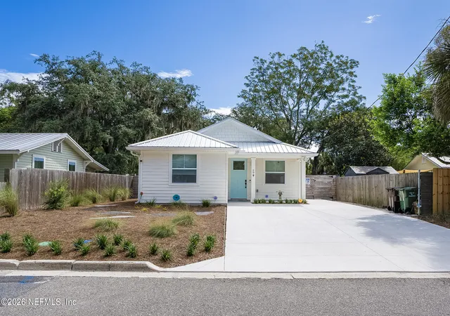 Photo 2 of Single family home for sale at 29 Sidney St, Saint Augustine, FL 32084 | MLS# 2164382 | Listing updated on 2026-09-11