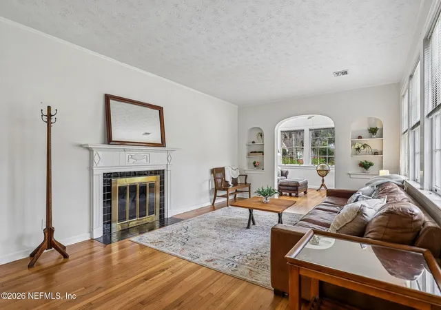 Photo 3 of Single family home for sale at 3010 Jolly Rd, Jacksonville, FL 32207 | MLS# 2163913 | Listing updated on 2026-10-07