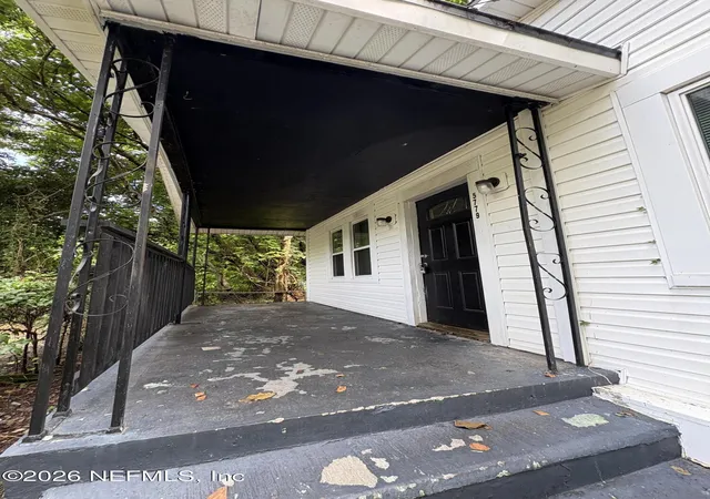 Photo 2 of Single family home for sale at 5779 Sw Carver Cir, Jacksonville, FL 32208 | MLS# 2163907 | Listing updated on 2026-09-09