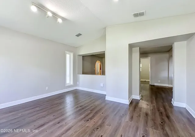 Photo 3 of Single family home for sale at 3811 Spring Park Rd, Jacksonville, FL 32207 | MLS# 2164066 | Listing updated on 2026-09-09