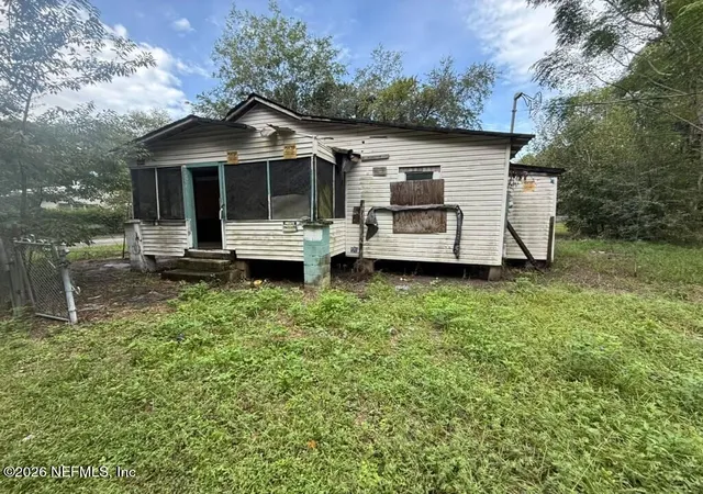 Photo 1 of Single family home for sale at 111 Cedar Ave, Palatka, FL 32177 | MLS# 2163973 | Listing updated on 2026-09-08