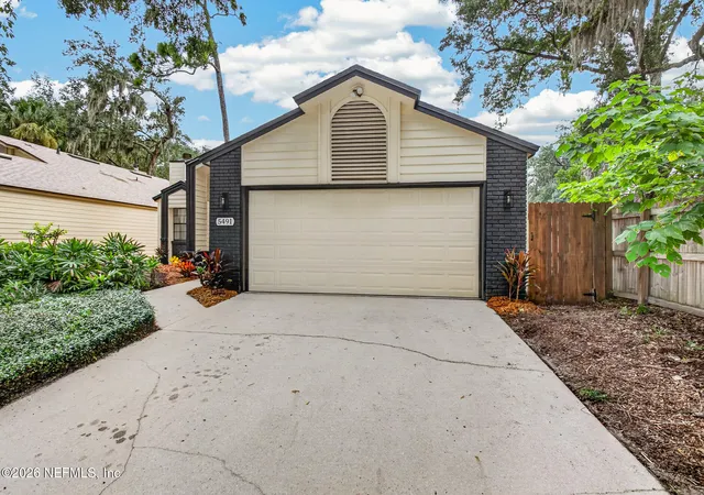 Photo 3 of Single family home for sale at 5491 Fort Caroline Rd, Jacksonville, FL 32277 | MLS# 2163971 | Listing updated on 2026-09-08