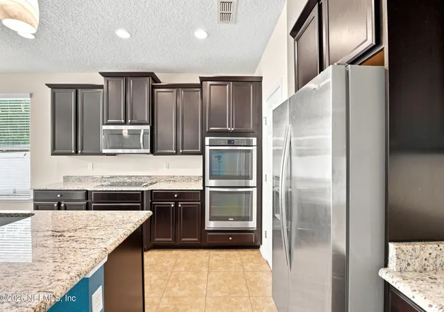 Photo 4 of Single family home for sale at 598 Amber Crk Dr, Jacksonville, FL 32218 | MLS# 2164040 | Listing updated on 2026-09-09