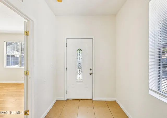 Photo 4 of Single family home for sale at 1071 Scriven St, Jacksonville, FL 32209 | MLS# 2164378 | Listing updated on 2026-10-01