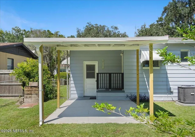 Photo 3 of Single family home for sale at 3216 Lansdell Dr, Jacksonville, FL 32208 | MLS# 2164617 | Listing updated on 2026-10-09
