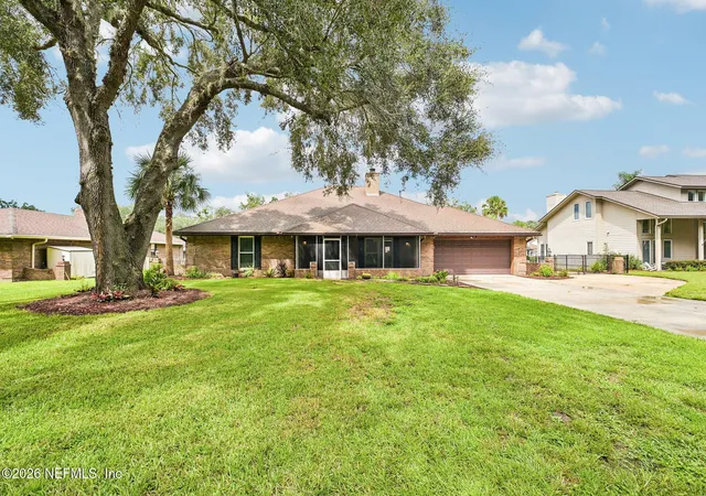 Photo 4 of Single family home for sale at 331 Oak Dr S, Fleming Island, FL 32003 | MLS# 2164373 | Listing updated on 2026-10-04