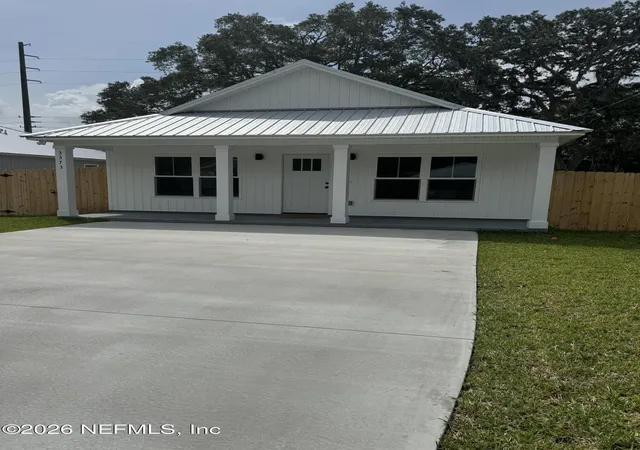 Photo 2 of Single family home for sale at 916 Kennedy Dr, Saint Augustine, FL 32084 | MLS# 2164110 | Listing updated on 2026-09-09