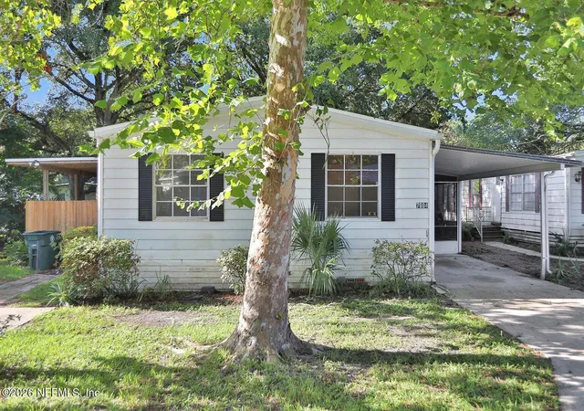 Photo 2 of Single family home for sale at 7604 Sunwood Dr, Jacksonville, FL 32256 | MLS# 2164516 | Listing updated on 2026-09-27