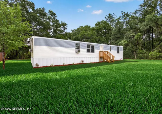 Photo 2 of Manufactured home for sale at 204 Milton Ave, Interlachen, FL 32148 | MLS# 2164190 | Listing updated on 2026-09-30