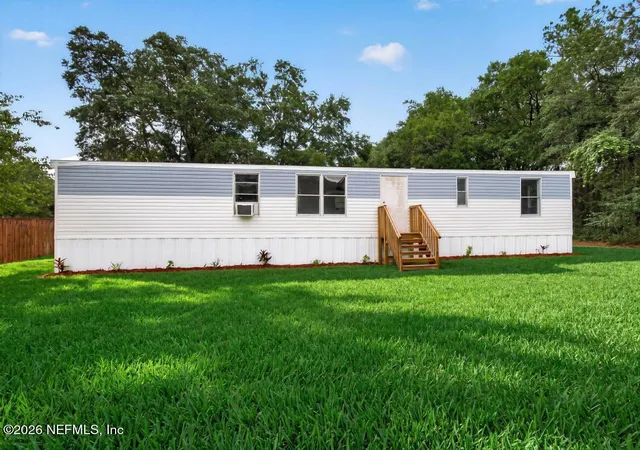 Photo 3 of Manufactured home for sale at 204 Milton Ave, Interlachen, FL 32148 | MLS# 2164190 | Listing updated on 2026-09-30