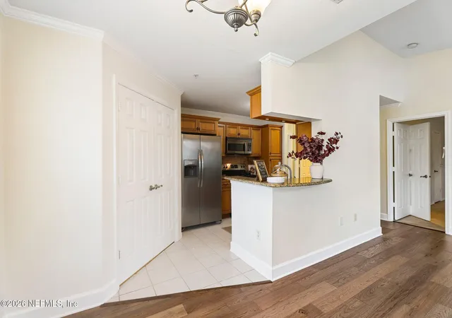 Listing Photo 4 - Condo for sale in building located at 7800 Pt Mdws Dr, Jacksonville, FL 32256 - Unit #531