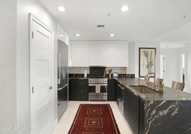 Photo 3 of Condo for sale at 1478 Riverplace Blvd #1508, Jacksonville, FL 32207 | MLS# 2164721 | Listing updated on 2026-09-21
