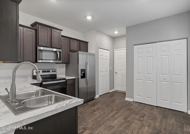 Photo 3 of Townhouse for sale at 195 Scotch Pebble Dr, Saint Johns, FL 32259 | MLS# 2166349 | Listing updated on 2026-10-21