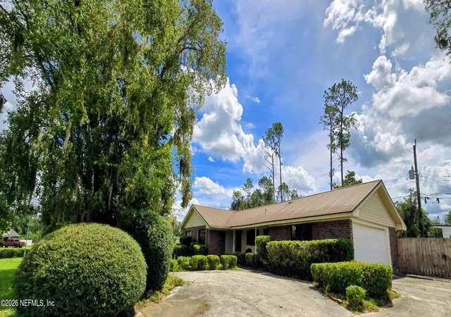 Photo 1 of Single family home for sale at 1017 Pineview Cir Sw, Live Oak, FL 32064 | MLS# 2164362 | Listing updated on 2026-09-11