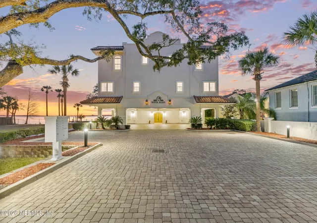 Listing Photo 1 - Condo for sale in building located at 1616 River Rd, Jacksonville, FL 32207 - Unit #105