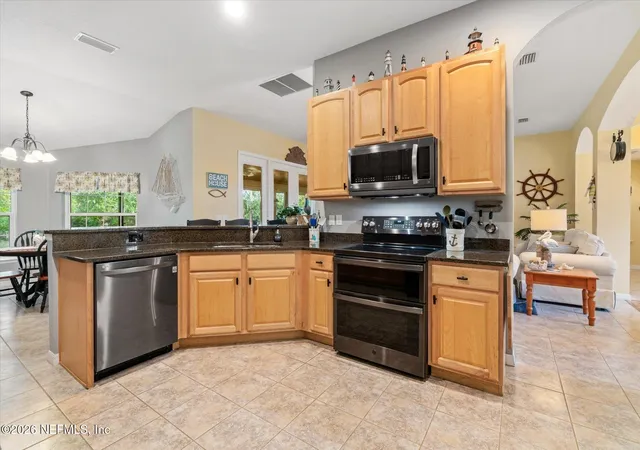 Photo 4 of Single family home for sale at 937 Mirror Lake Dr, Saint Augustine, FL 32086 | MLS# 2165734 | Listing updated on 2026-10-07