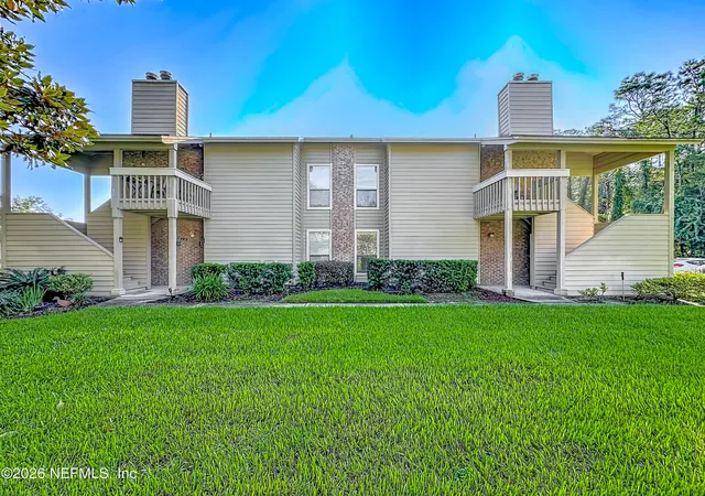 Photo 3 of Condo for sale at 10200 Belle Rive Blvd #127, Jacksonville, FL 32256 | MLS# 2165691 | Listing updated on 2026-09-20