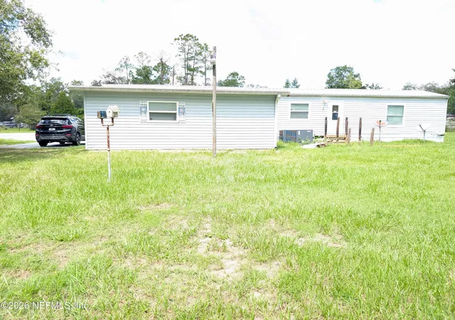 Photo 3 of Manufactured home for sale at 116 Cordell Ave #A, Interlachen, FL 32148 | MLS# 2164503 | Listing updated on 2026-09-30