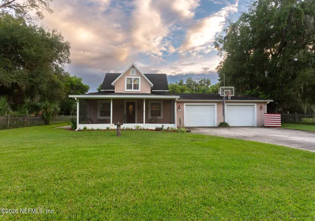 Single family home for sale at 177 Central Ave, San Mateo, FL 32187 | MLS# 2164616