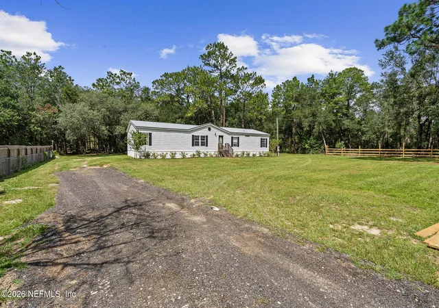 Photo 2 of Manufactured home for sale at 141 Cherokee Dr, Interlachen, FL 32148 | MLS# 2164655 | Listing updated on 2026-09-13
