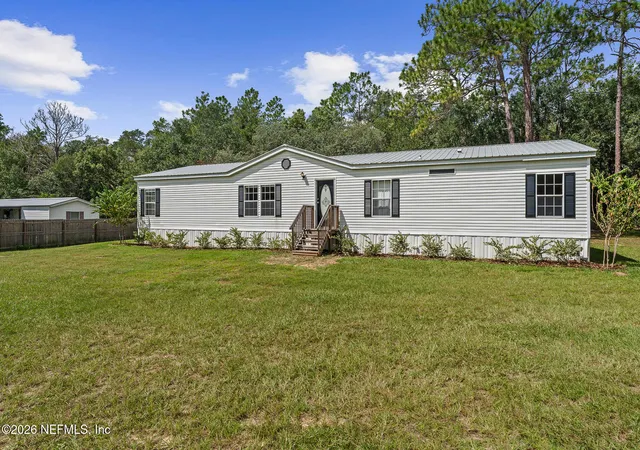Photo 3 of Manufactured home for sale at 141 Cherokee Dr, Interlachen, FL 32148 | MLS# 2164655 | Listing updated on 2026-09-13