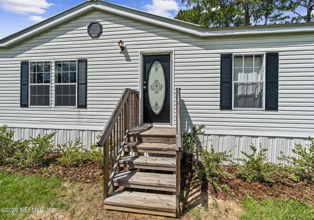 Photo 3 of Manufactured home for sale at 141 Cherokee Dr, Interlachen, FL 32148 | MLS# 2164655 | Listing updated on 2026-09-13