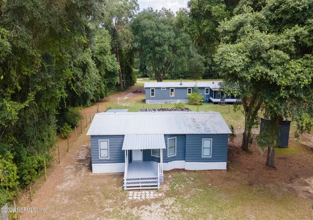Photo 2 of Manufactured home for sale at 210 Walkup St, Interlachen, FL 32148 | MLS# 2164756 | Listing updated on 2026-09-14