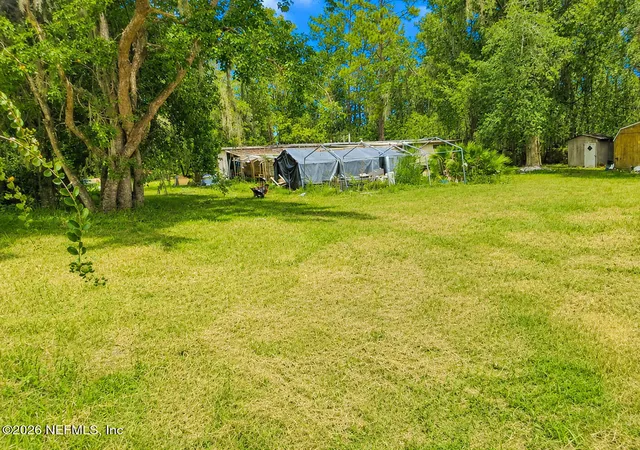 Photo 17 of Sale Pending at 106 Lake Shore Rd, Interlachen, FL 32148 | MLS# 2164813 | Listing updated on 2026-10-07