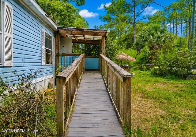 Photo 3 of Sale Pending at 106 Lake Shore Rd, Interlachen, FL 32148 | MLS# 2164813 | Listing updated on 2026-10-07