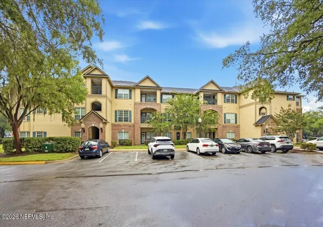 Condo for sale at 7800 Point Meadows Dr #231, Jacksonville, FL 32256 | MLS# 2164872