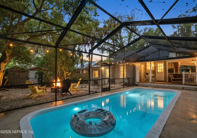 Photo 1 of Single family home for sale at 17 Dufferin St, Saint Augustine, FL 32084 | MLS# 2164989 | Listing updated on 2026-09-16