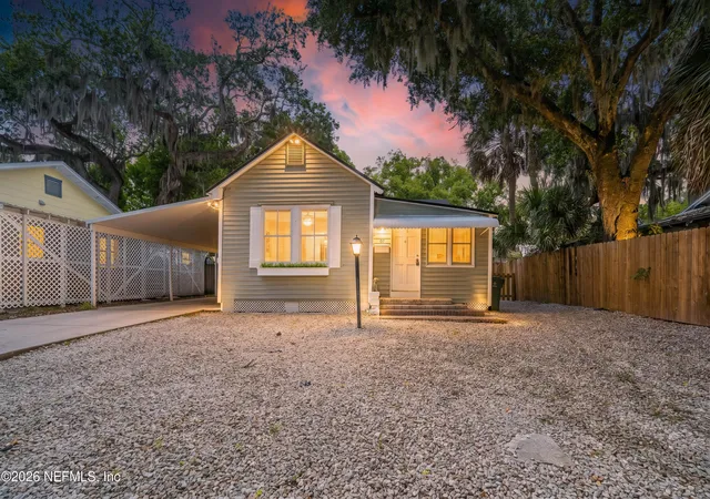 Photo 2 of Single family home for sale at 17 Dufferin St, Saint Augustine, FL 32084 | MLS# 2164989 | Listing updated on 2026-09-16
