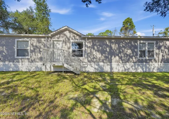 Photo 2 of Manufactured home for sale at 187 Lakeview Dr, Melrose, FL 32666 | MLS# 2165124 | Listing updated on 2026-09-17